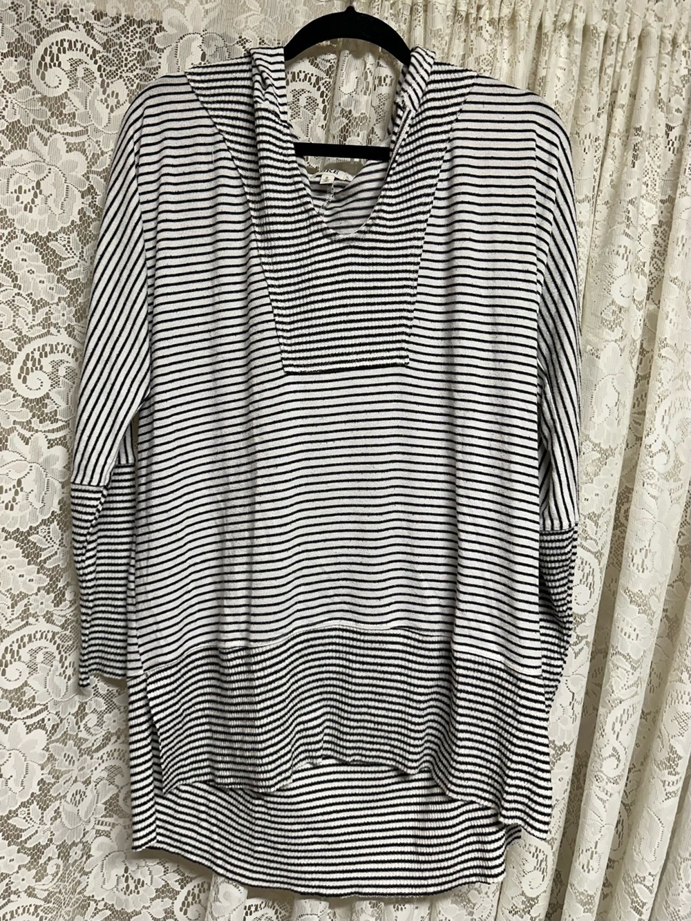 BKE Striped Dolman Sleeve Lightweight Hooded Tunic Shirt